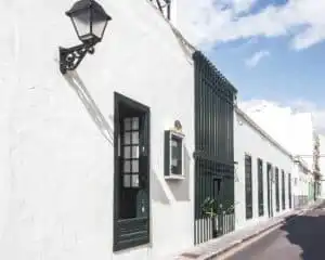 Centro de Innovación Cultural El Almacén: Un Espacio de Arte y Cultura en Lanzarote