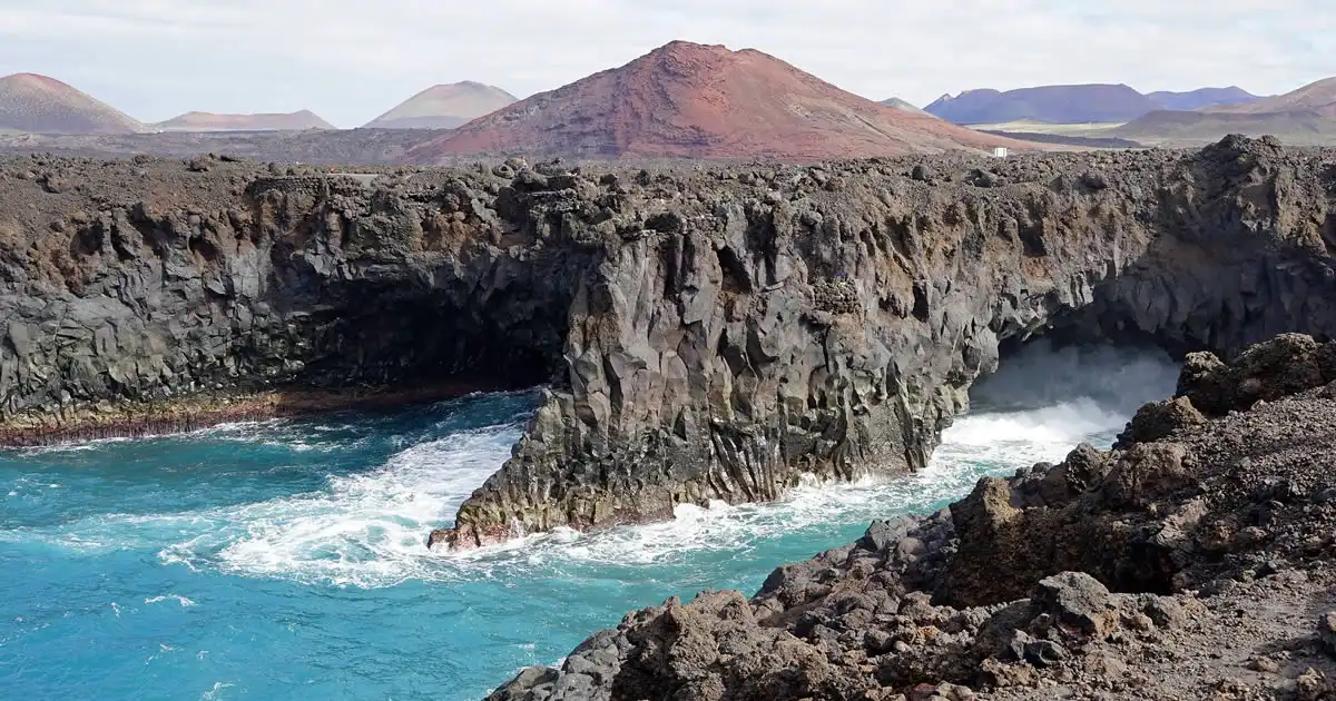 Los Hervideros: Un Espectáculo Natural en Lanzarote