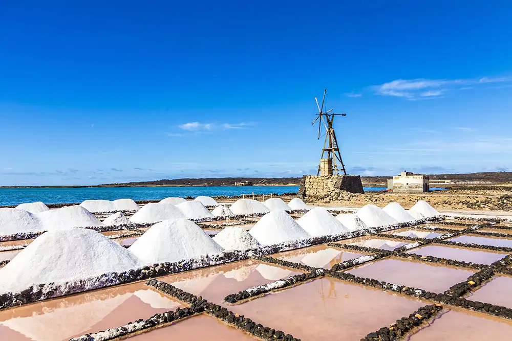 Descubre las Salinas de Janubio: Un Tesoro Natural en Lanzarote