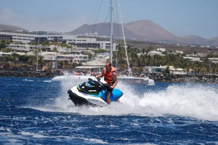 Descubre los Mejores Deportes para Practicar en Lanzarote