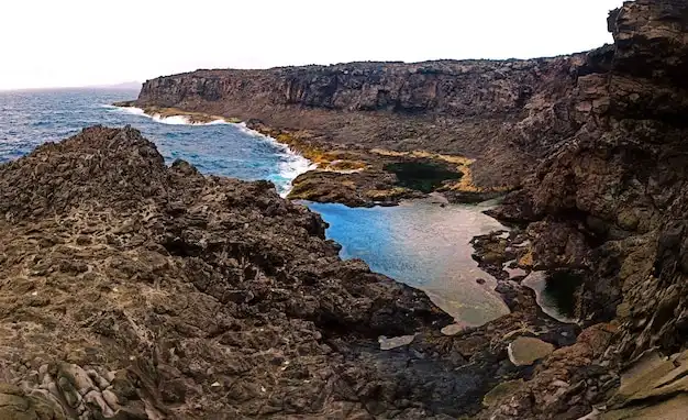 Los Charcones: Un Paraíso de Piscinas Naturales en Lanzarote