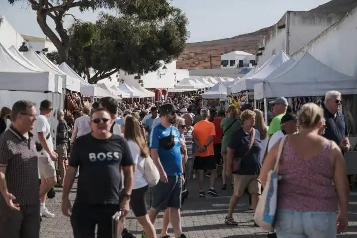 Explora los Mercadillos de Lanzarote: Horarios, Ubicaciones y Productos Locales